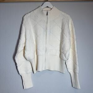 Aaron & Amber Women's Cream Fuzzy‎ Quilted Jacket Size L NEW